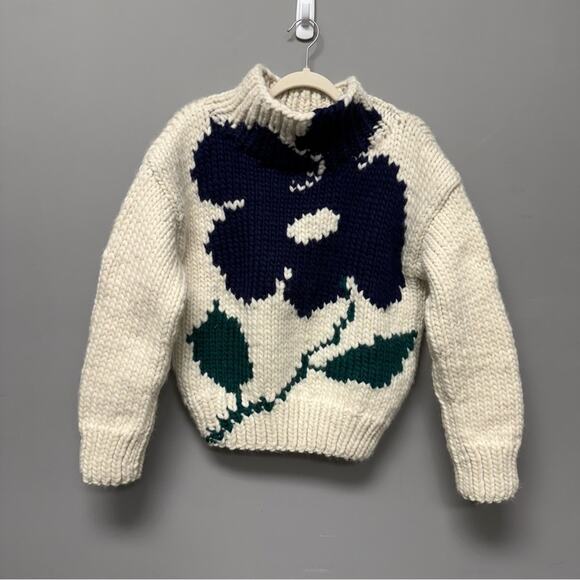 Maiami Intarsia Flower Pullover Sweater - Picture 3 of 7
